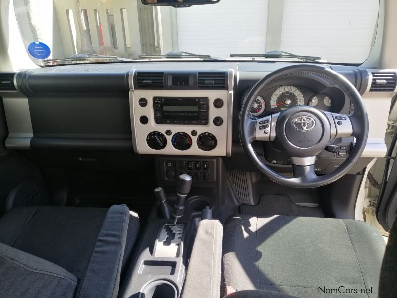 Toyota FJ Cruiser 4.0 V6 4x4 in Namibia