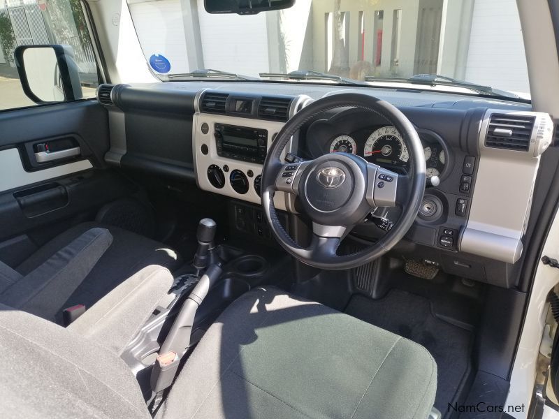 Toyota FJ Cruiser 4.0 V6 4x4 in Namibia