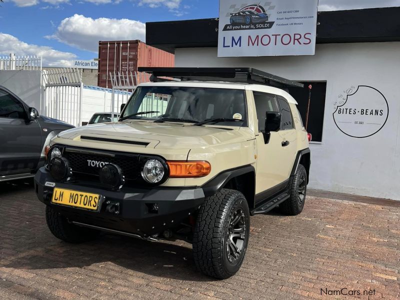 Toyota FJ Cruiser 4.0 V6 Auto in Namibia