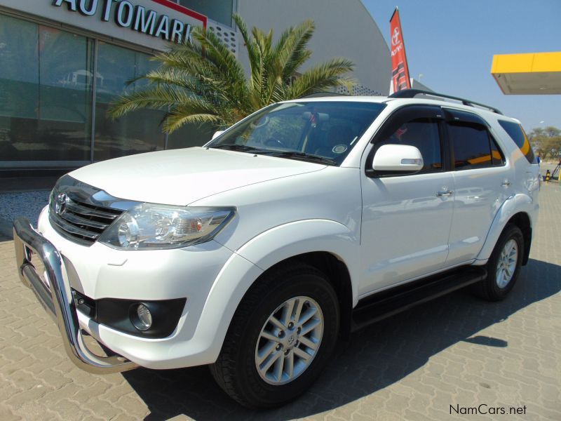 Toyota FORTUNER 4.0 P V6 4X4 in Namibia