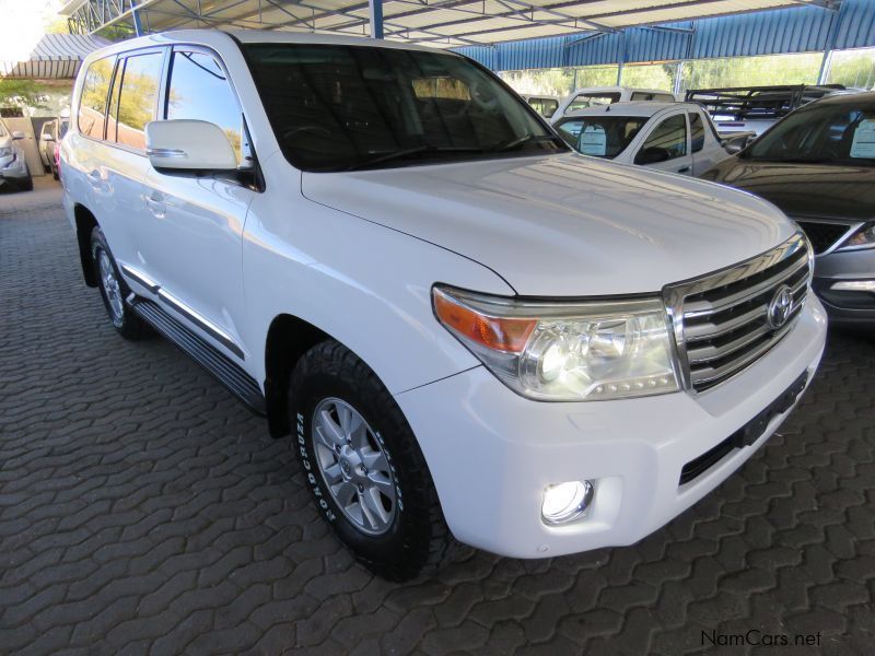 Toyota LANDCRUISER 200 SERIES 4.6 V8 PETROL in Namibia