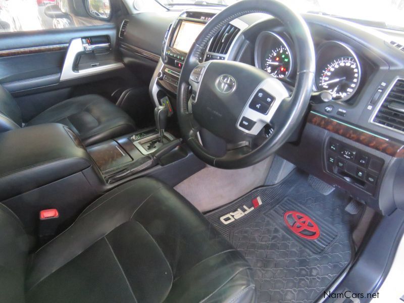 Toyota LANDCRUISER 200 SERIES 4.6 V8 PETROL in Namibia