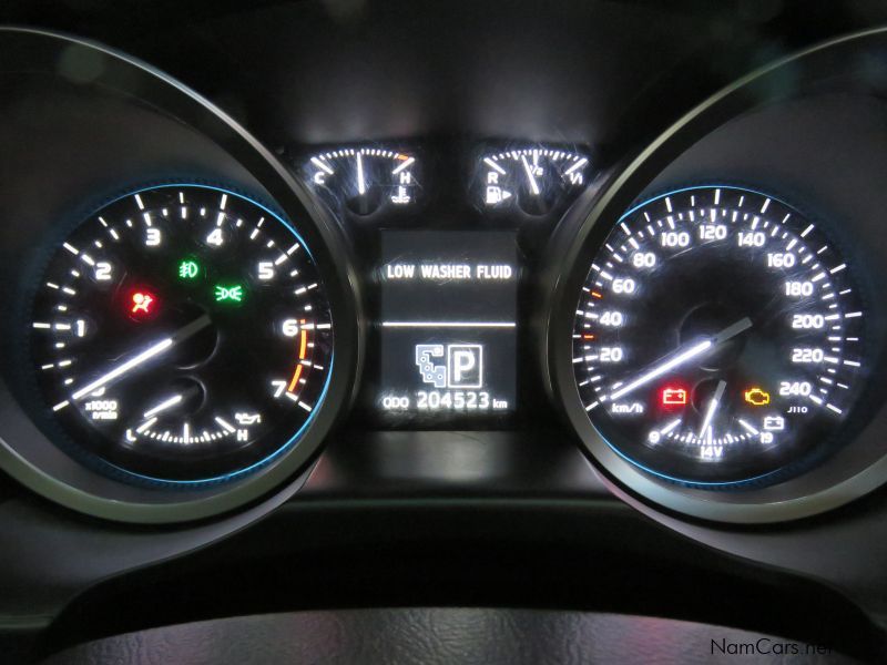 Toyota LANDCRUISER 200 SERIES 4.6 V8 PETROL in Namibia