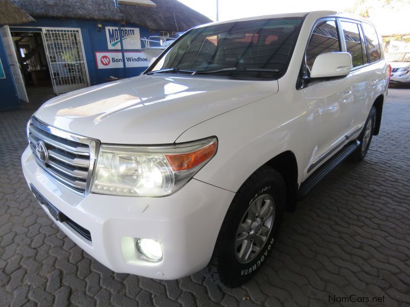 Toyota LANDCRUISER 200 SERIES 4.6 V8 PETROL in Namibia