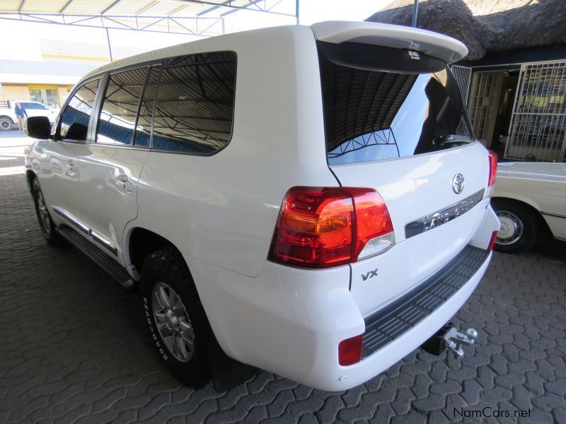 Toyota LANDCRUISER 200 SERIES 4.6 V8 PETROL in Namibia