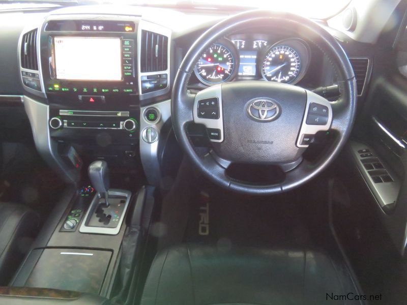 Toyota LANDCRUISER 200 SERIES 4.6 V8 PETROL in Namibia