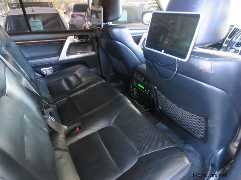 Toyota LANDCRUISER 200 SERIES 4.6 V8 PETROL in Namibia
