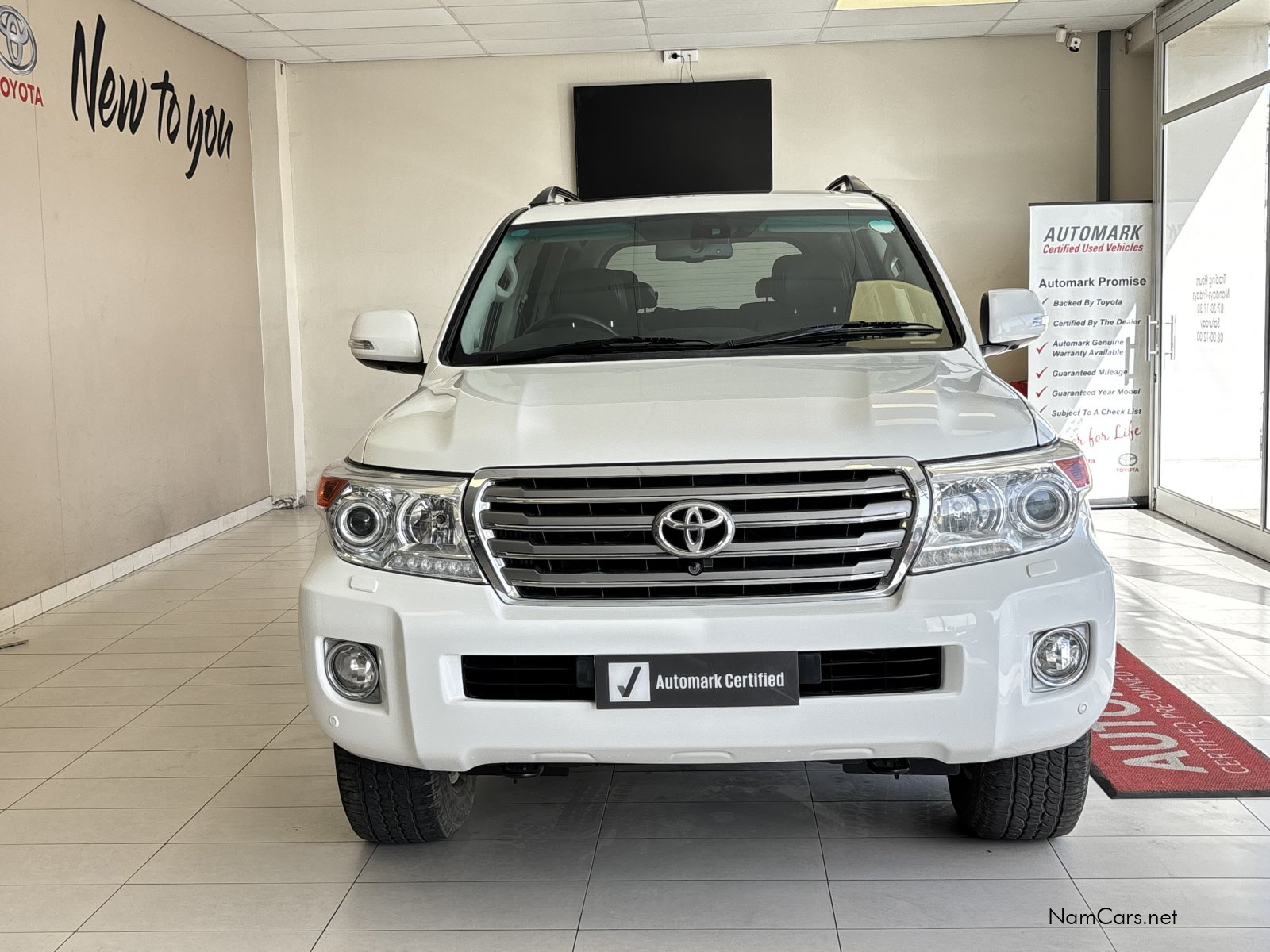 Toyota LANDCRUISER 200 VX 4.5D in Namibia