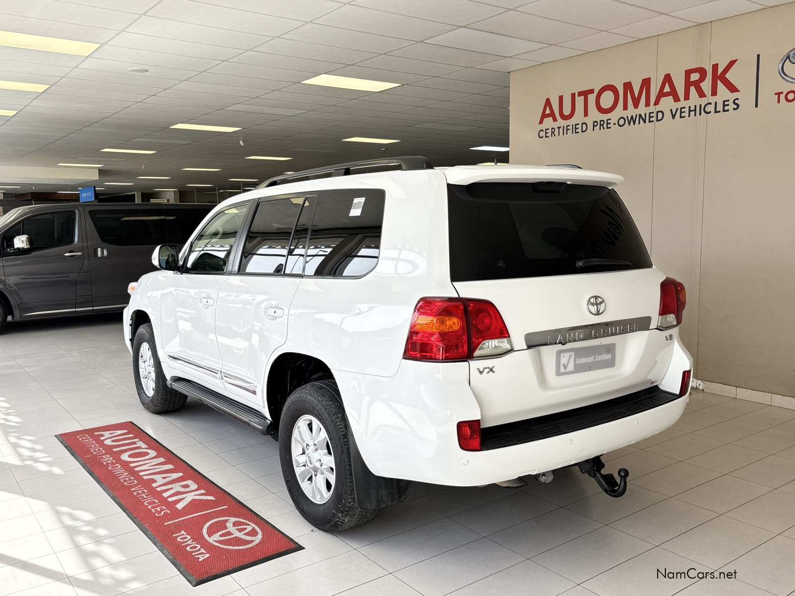Toyota LANDCRUISER 200 VX 4.5D in Namibia