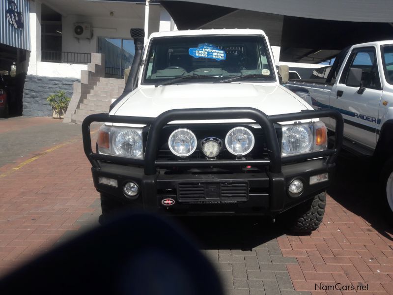 Toyota LANDCRUISER 4.0 V6 in Namibia