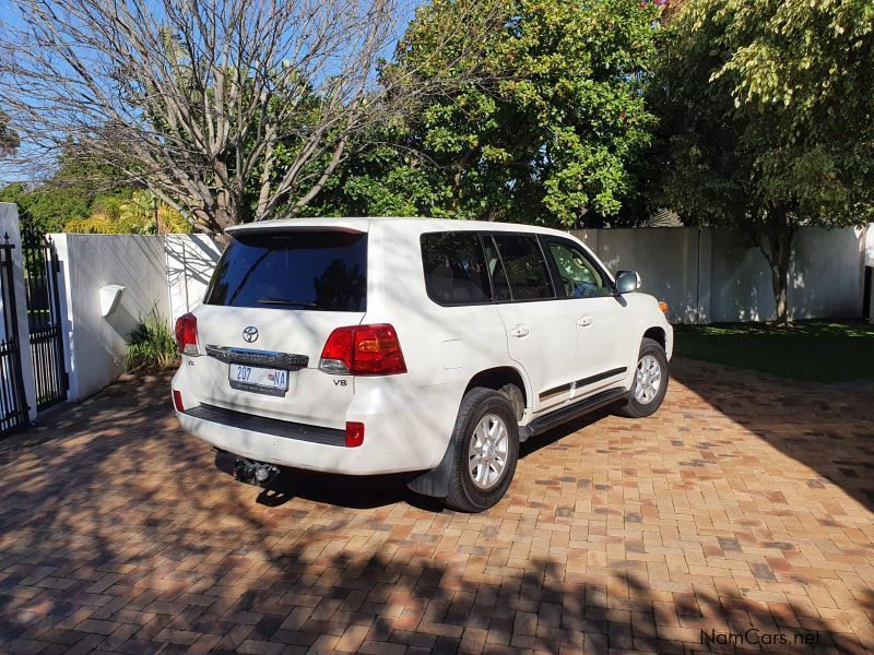 Toyota LANDCRUISER VX 200 V8 D in Namibia