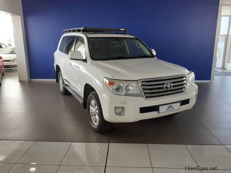 Toyota Land Cruiser 200 V8 4.5D VX AT in Namibia