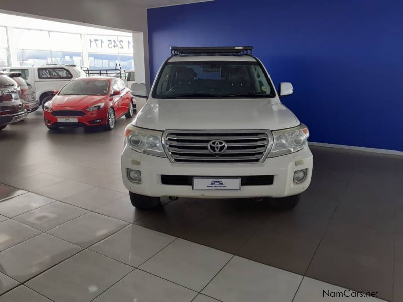 Toyota Land Cruiser 200 V8 4.5D VX AT in Namibia