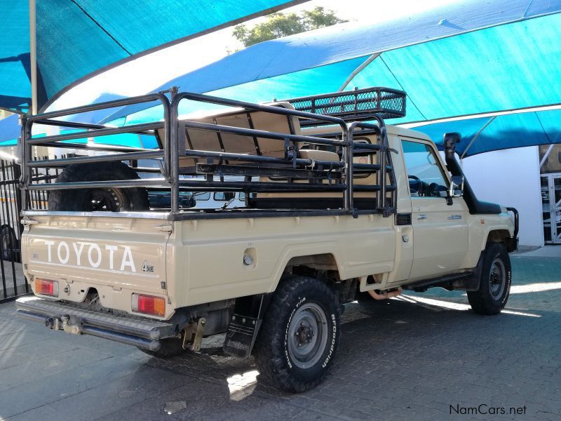 Toyota Land Cruiser 4.0 V6 Single Cab in Namibia