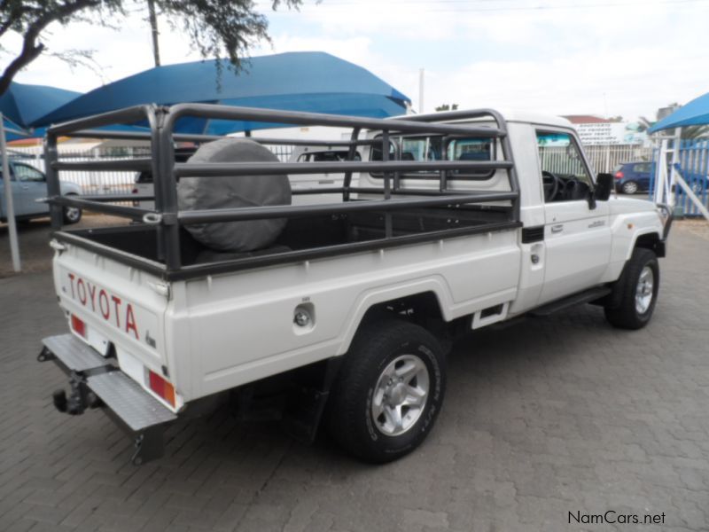 Toyota Land Cruiser 4.0 s/c 4X4 in Namibia