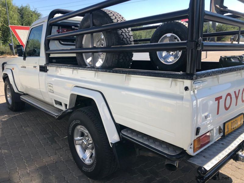Toyota Land Cruiser 4.0L V6 4WD in Namibia