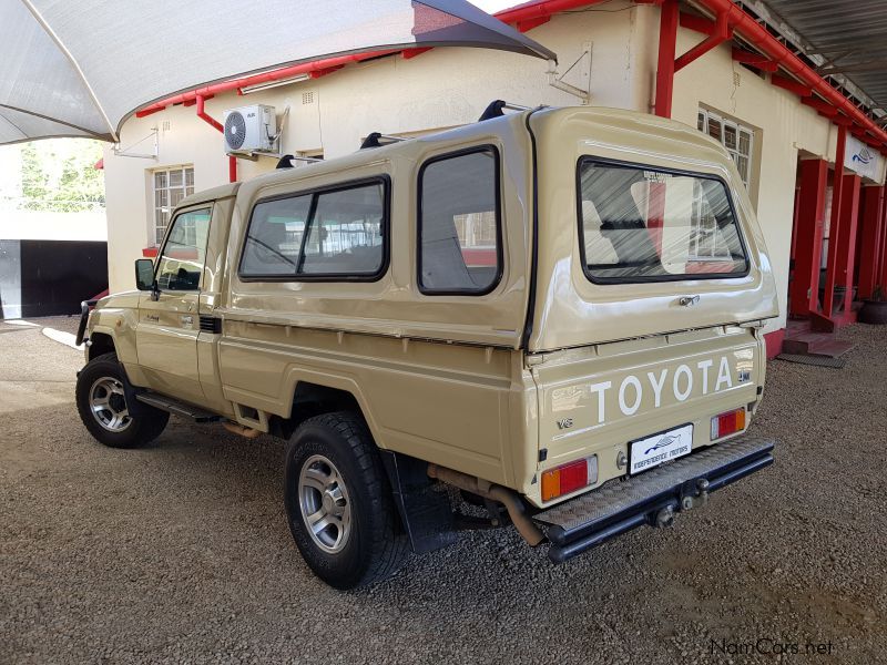 Toyota Land Cruiser Pick Up V6 4.0 S/Cab 4x4 in Namibia