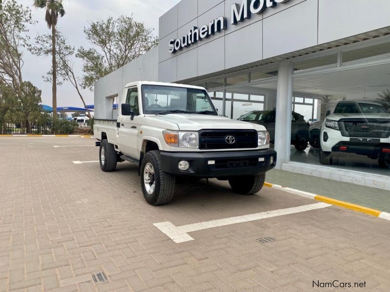 Toyota Land Cruiser V6 4.0Lt in Namibia