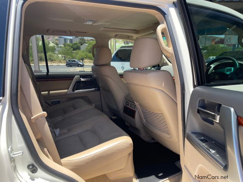 Toyota LandCruiser 200 V8 4.6 VX A/T in Namibia