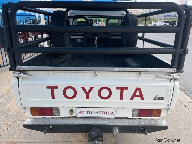 Toyota Landcruiser 4.0 V6 S/C 4x4 Petrol in Namibia