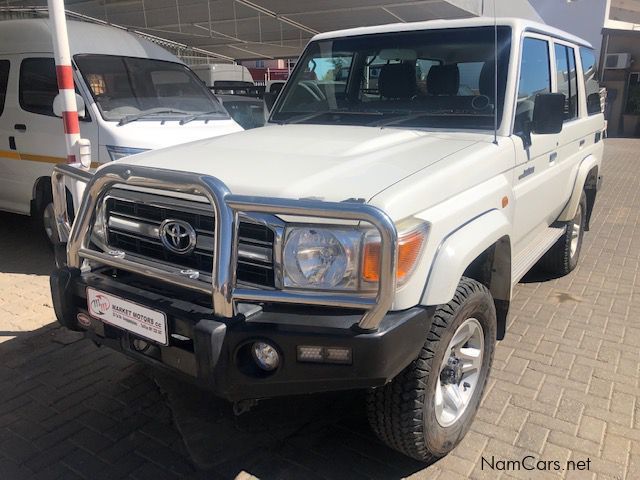 Toyota Landcruiser 76 4.2D in Namibia