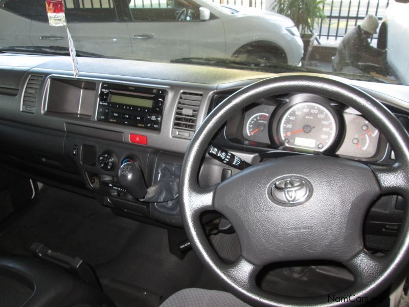 Toyota Quantum 2.7VVTi 14 seater in Namibia