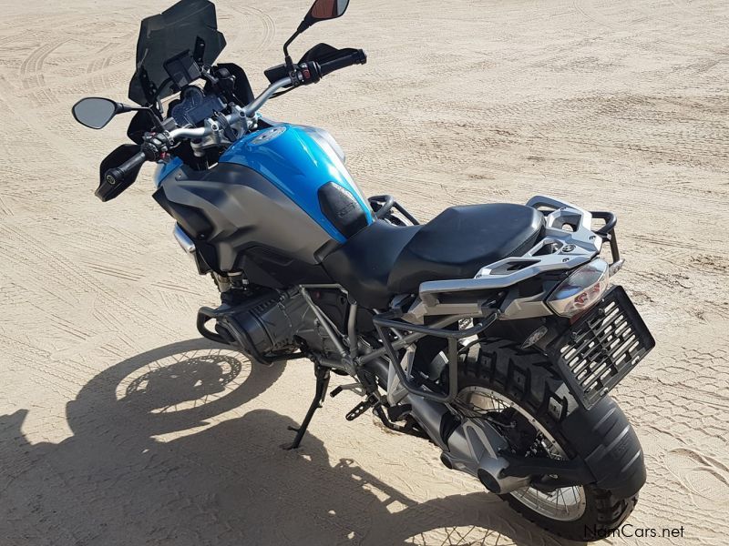 BMW GS 1200 in Namibia