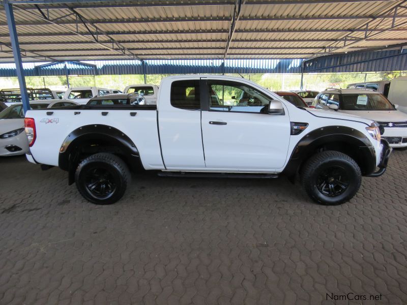 Ford RANGER 3.2 XLS SUPER CAB 4X4 in Namibia
