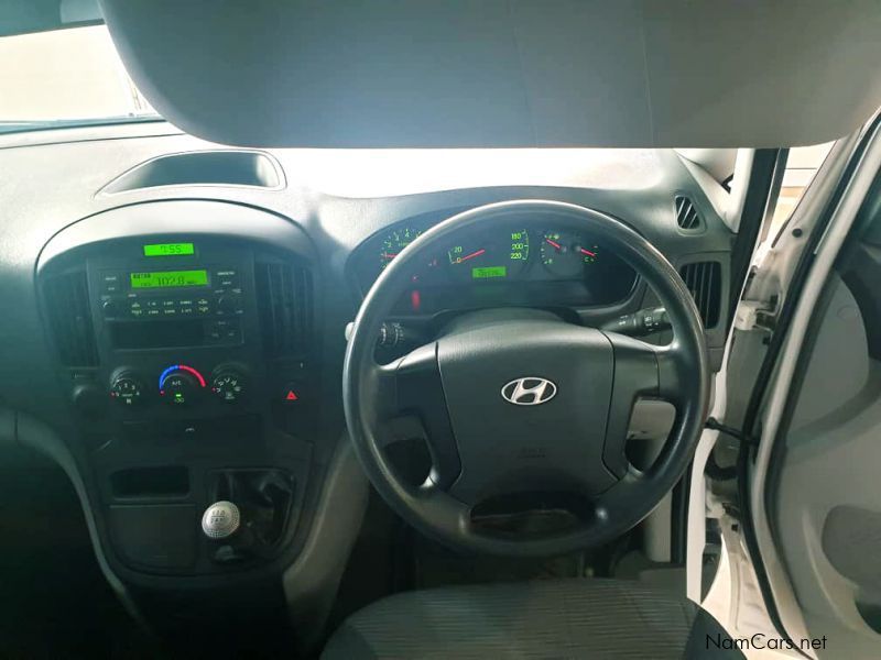 Hyundai H1 Multicab 6sat 2.4 GL in Namibia