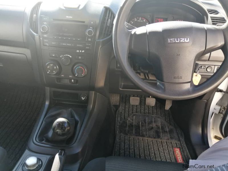 Isuzu KB 250 D-TEQ D/CAB 4x4 LE in Namibia