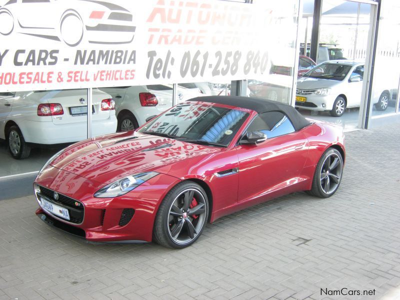 Jaguar F Type in Namibia