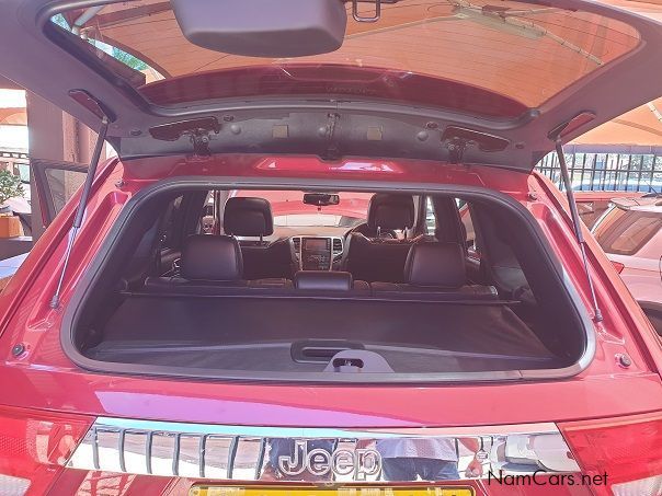 Jeep Grand Cherokee Overland in Namibia