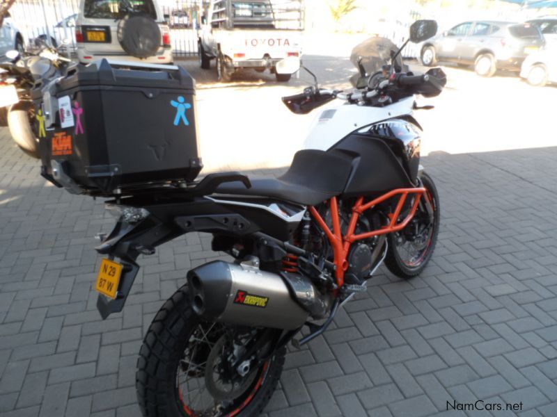 KTM 1190 adventure R in Namibia