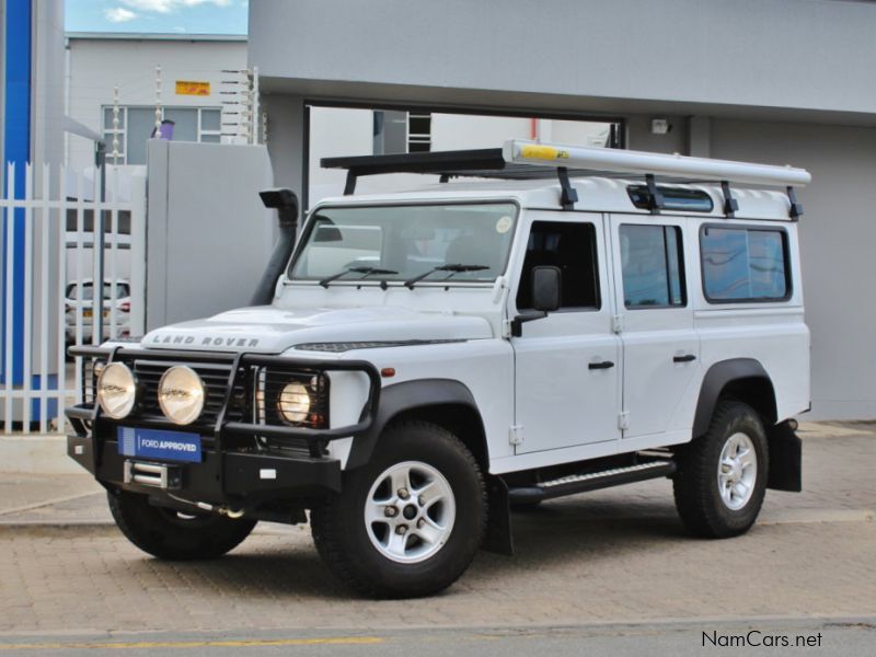 Land Rover Defender 110 in Namibia
