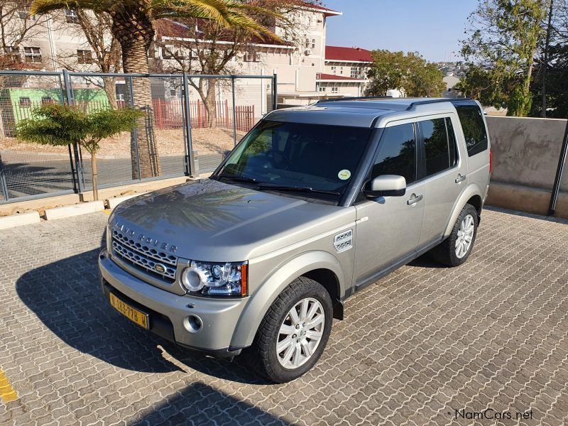 Land Rover Discovery 4 SE in Namibia