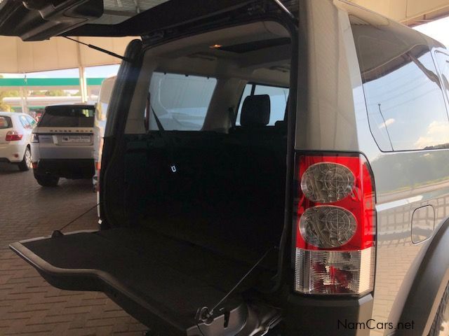 Land Rover Land Rover Discovery 4 3.0 TD/SD V6 S in Namibia