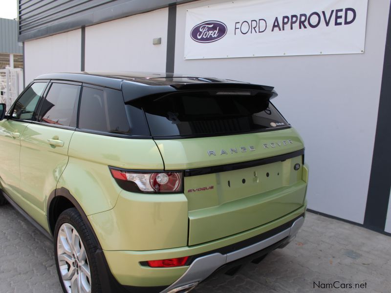 Land Rover Range Rover Evouque in Namibia