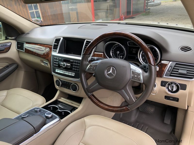 Mercedes-Benz ML500 BE in Namibia