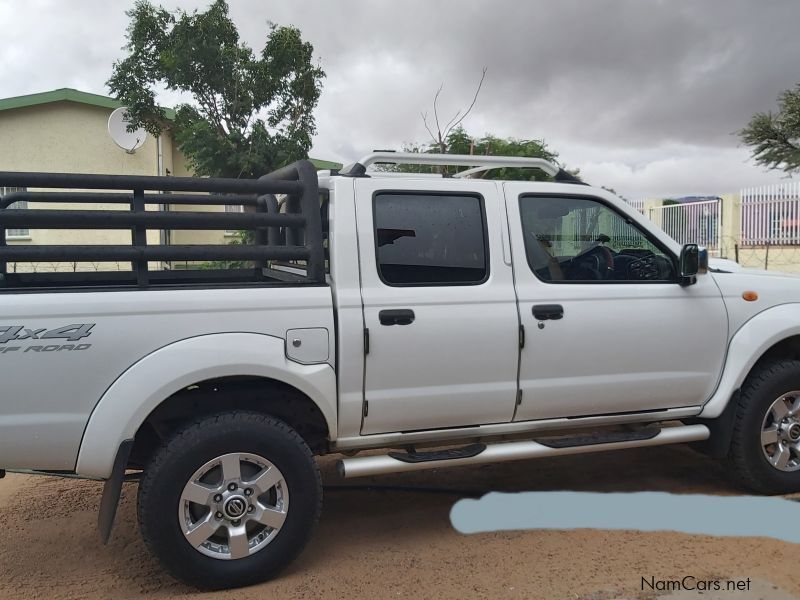 Nissan NP300  2.5 TDI Highrider in Namibia