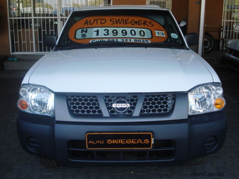 Nissan NP300 2.0 LWB HARDBODY in Namibia