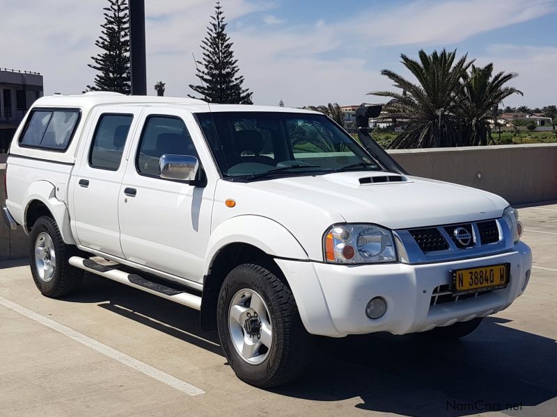 Nissan NP300 2.5 D/C 4x4 in Namibia