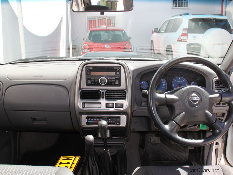 Nissan NP300 2.5 HIRIDER in Namibia