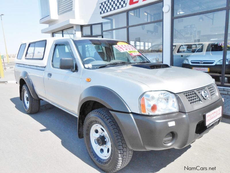 Nissan NP300 2.5 d 4x4 (diesel) in Namibia