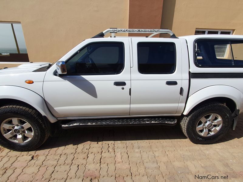 Nissan NP300 2.5TDi 4X4 Double Cab in Namibia