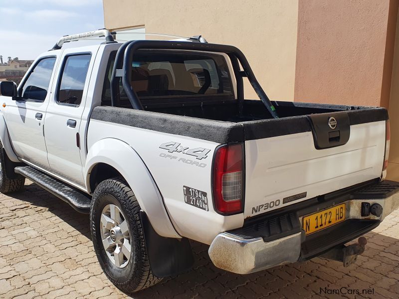 Nissan NP300 2.5TDi 4X4 Double Cab in Namibia