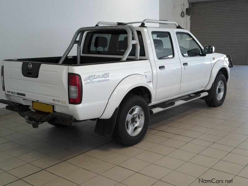 Nissan NP300 2.5Td D/C 4x4 in Namibia