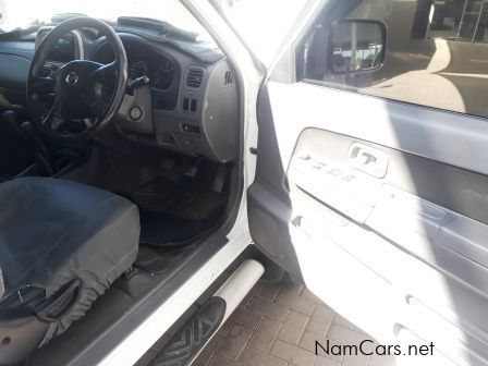 Nissan NP300 2.5Tdi D/C 4x4 in Namibia