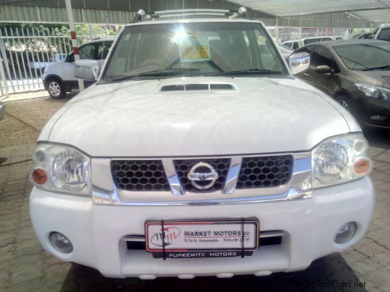 Nissan NP300 D/CAB 2.5TDCI 4X4 in Namibia