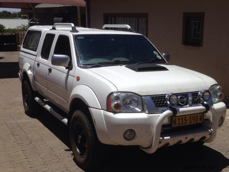 Nissan NP300 DC 4x4 in Namibia