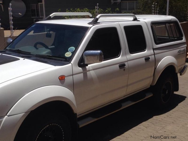 Nissan NP300 DC 4x4 in Namibia